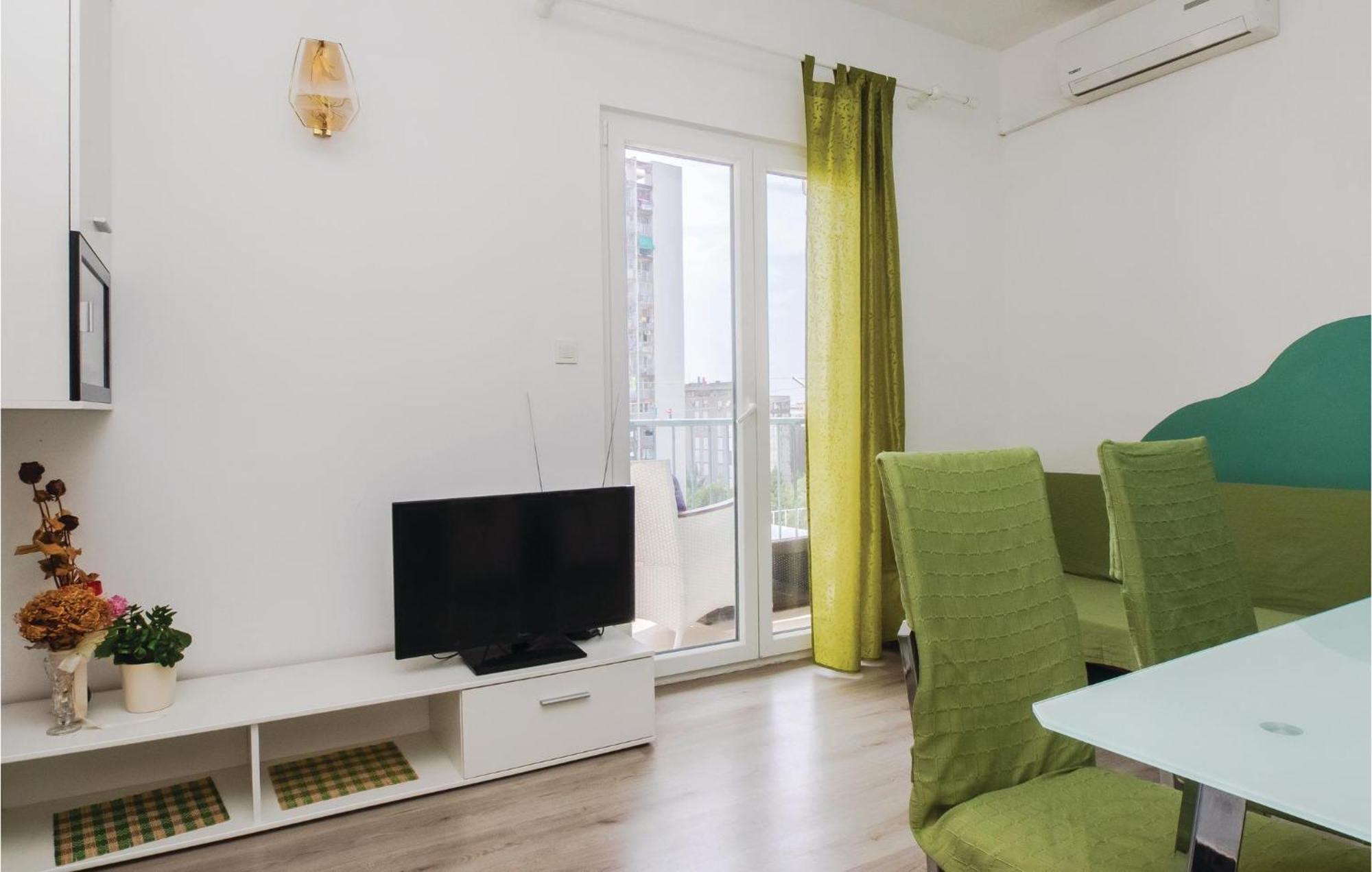 Cozy Apartment In Split With Kitchenette المظهر الخارجي الصورة