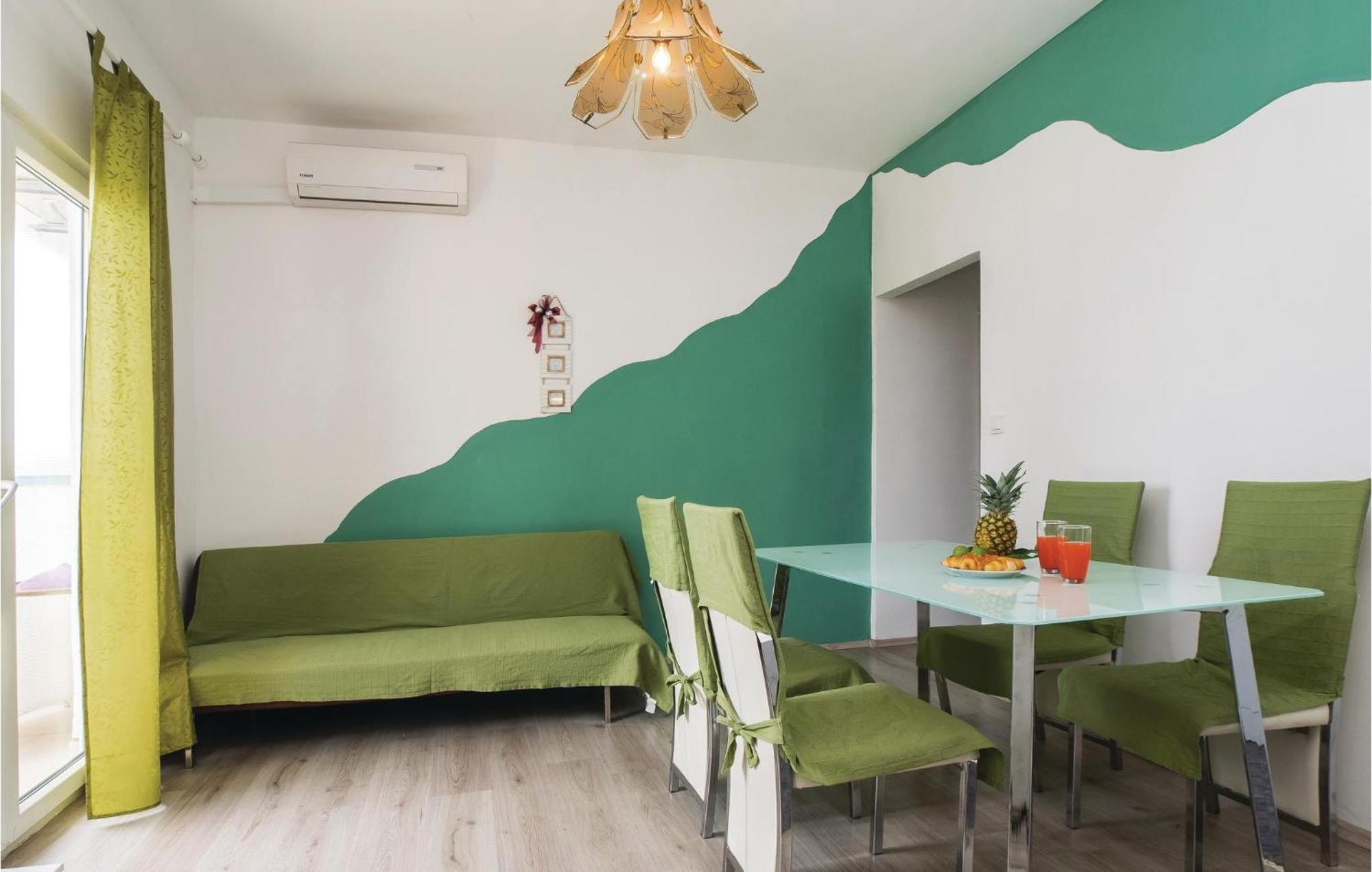 Cozy Apartment In Split With Kitchenette المظهر الخارجي الصورة