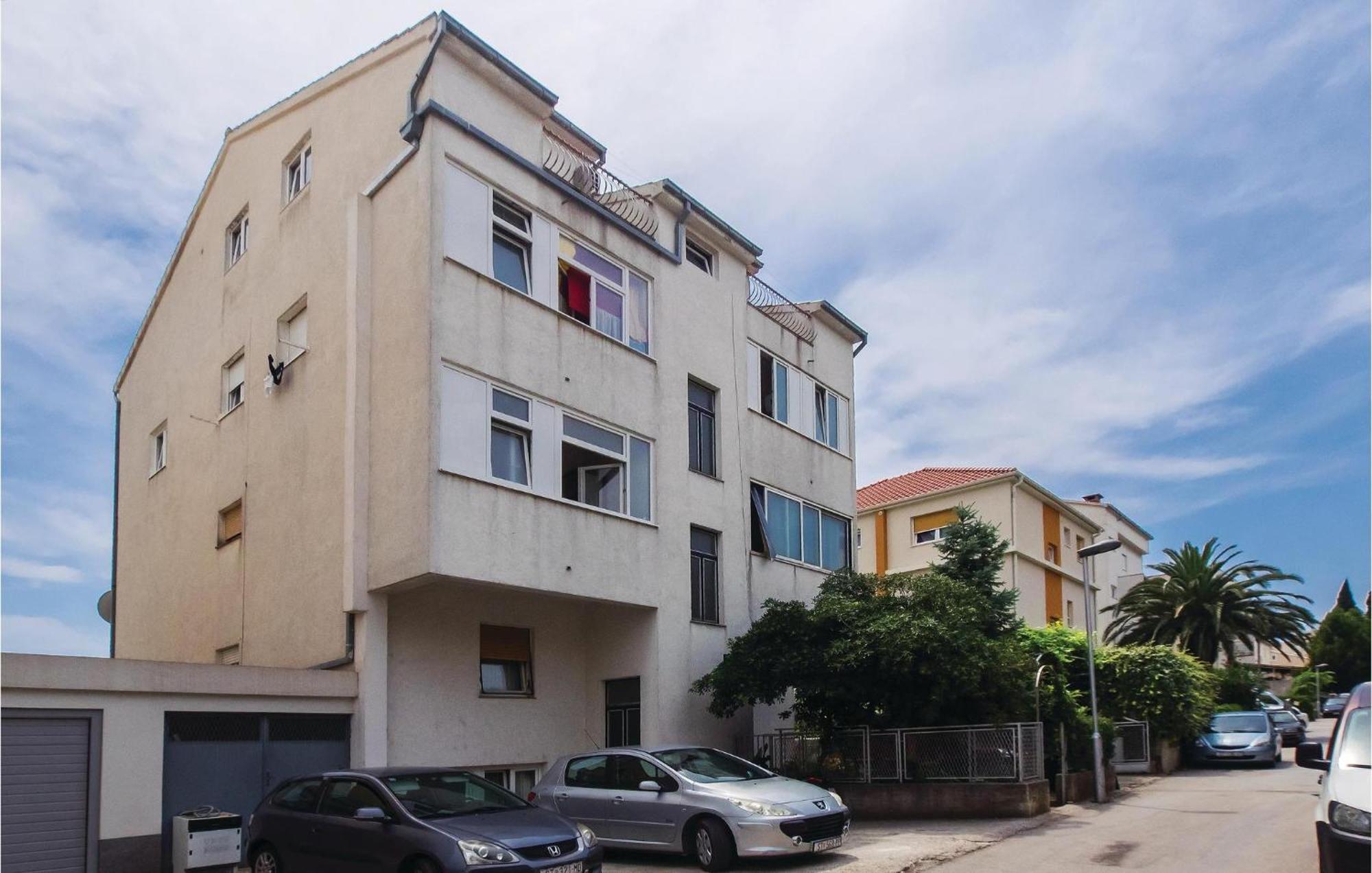 Cozy Apartment In Split With Kitchenette المظهر الخارجي الصورة
